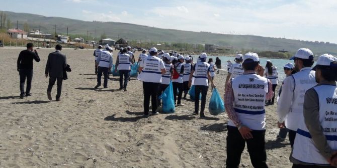 Van’da Tonlarca Çöp Toplandı