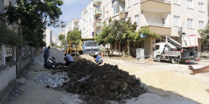 Akdeniz Belediyesi’nin Asfalt Çalışmaları Sürüyor