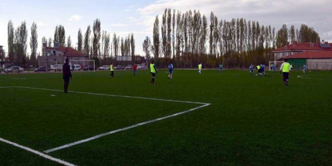 Çavdarhisar’da 16 Takımın Katıldığı Futbol Turnuvası Başladı