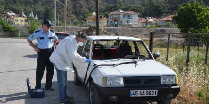 Ortaca’da Otomobilin Ön Camının Çalındığı İddiası