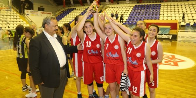 Burhaniye Belediyesi Şampiyon Oldu