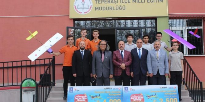İha Yarışmasından Eskişehirli Öğrenciler Ödülle Döndü