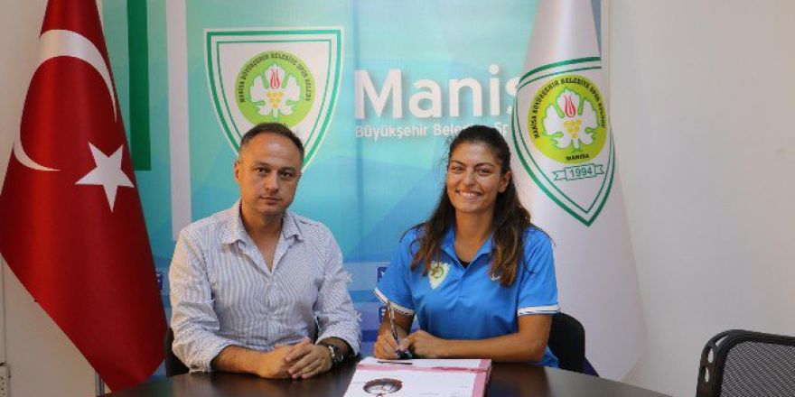 Seda Demir: “Yuvamda Kaldığım İçin Mutluyum”