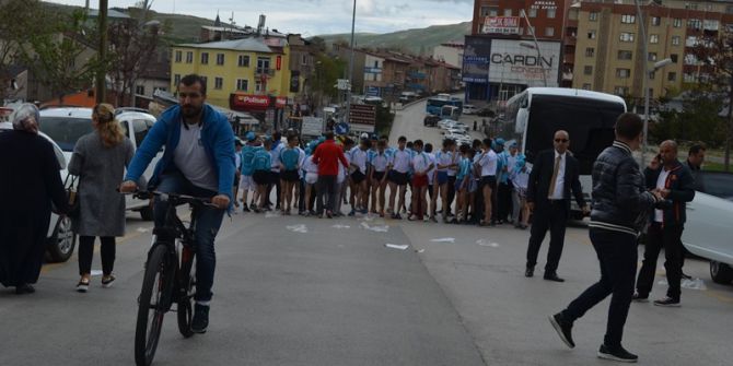 Atletler Gençlik İçin Depar Attı