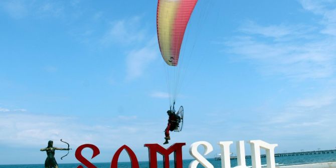 Gökyüzü Paramotorlarla Şenlendi