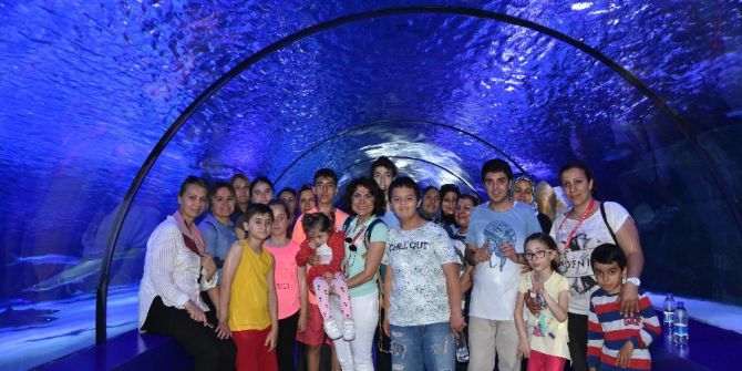 Özel Çocuklar Akvaryumu Gezdi