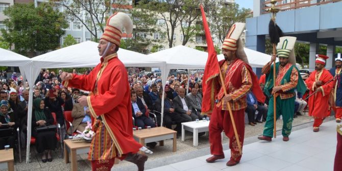Yılsonu Sergisine Mehteranlı Açılış