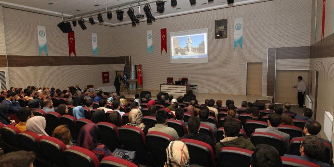 Beü’de ‘Müslümanların Tarihi’ Konferansı