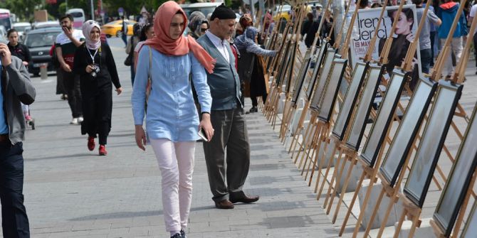 Uşak’ta Kutsal Emanetlerin Fotoğrafları Bile Büyük İlgi Gördü
