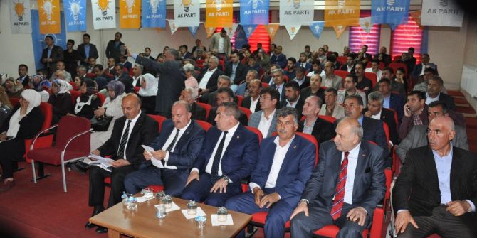 Ak Parti’den İstişare Toplantısı