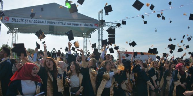 Bilecik Şeyh Edebali Üniversitesinde Mezuniyet Coşkusu