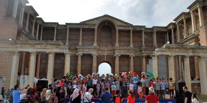 Manisalı Minikler Sart Antik Kentte Güldü