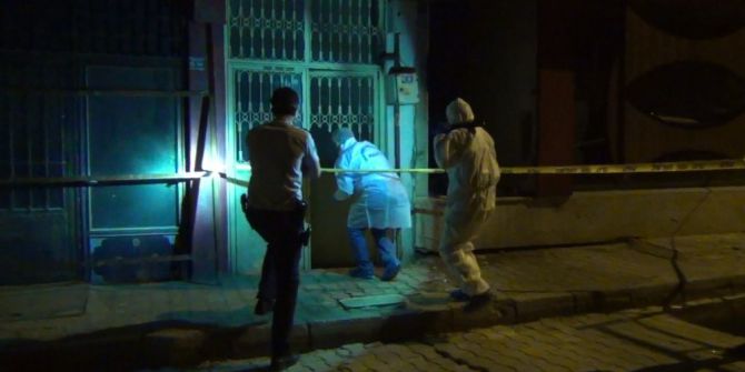 Emekli Polis Evinde Ölü Bulundu