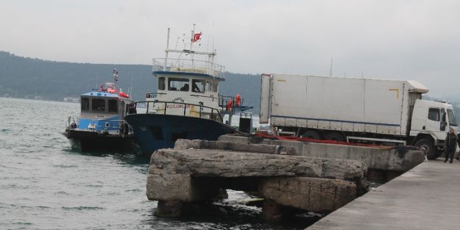 Sarıyer’de Tekneye Kaçak Sigara Operasyonu