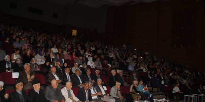 Huzurevi Sakinleri Türk Halk Müziği Konserinde Stres Attı