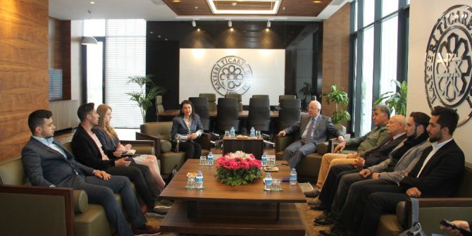 Başkan Hiçyılmaz Başarılı Gençleri Ödüllendirdi