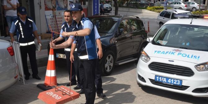 Yol Ve Kaldırımlardaki Duba Ve Tabelalar Kaldırıldı