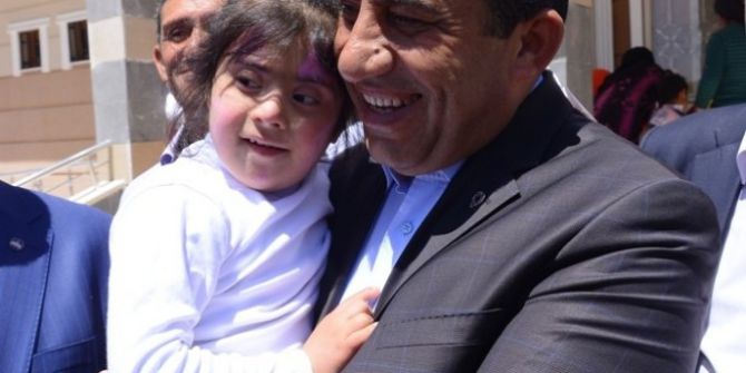 Başkan Atilla, Engellilerle Halay Çekti