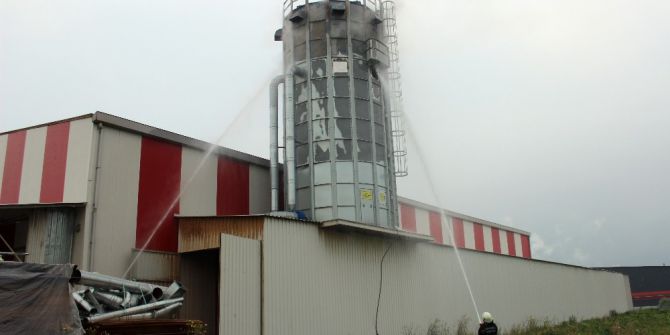 Ahşap Fabrikasında Çıkan Yangın Korkuttu