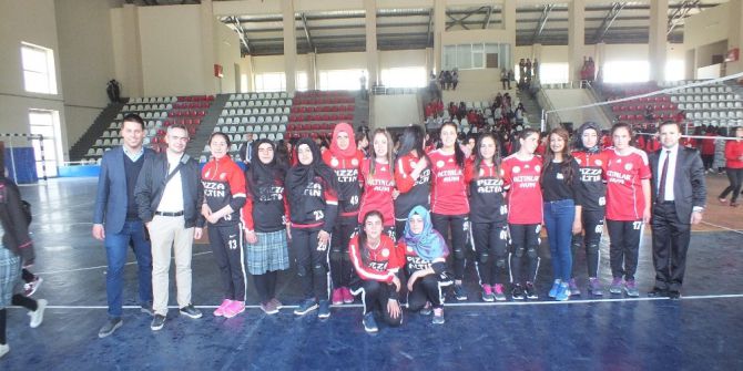 Malazgirt’te Voleybol Turnuvası