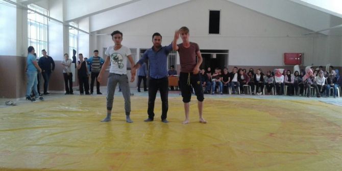 Pazarlar’da Güreş Turnuvası