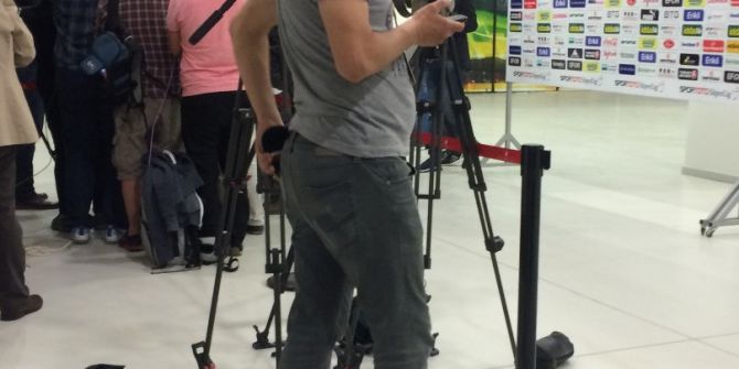 Bjk Tv Kameramanına Maçlara Girmeme Cezası