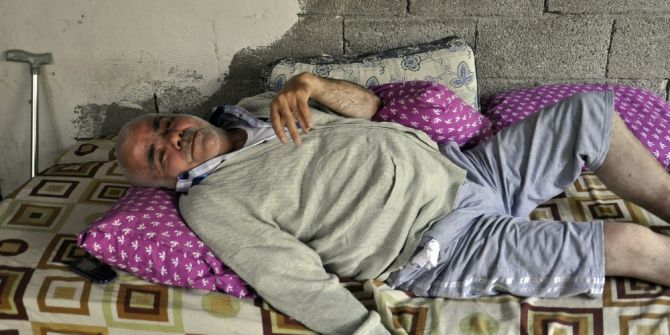 Kolu Ve Ayaklarını Kullanamayan Adamın Tek İsteği Akülü Sandalye