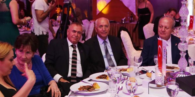 Başkan Fethi Yaşar, Genç İşadamları İle Baloda Buluştu