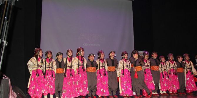 Geleneksel Sanat Gecesi Renkli Anlara Sahne Oldu