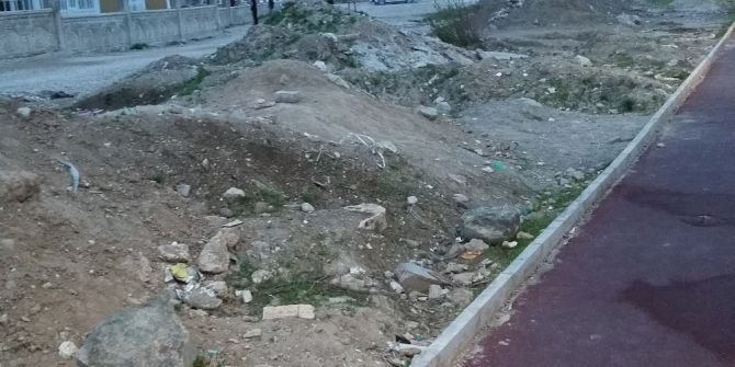 Akköprü’de 275 Kamyon Hafriyat Toplandı