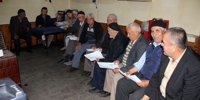 Çiftçilerin Ayağına Giderek Hizmet Veriyorlar