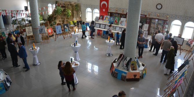 Öğrencilerden Resim Sergisi