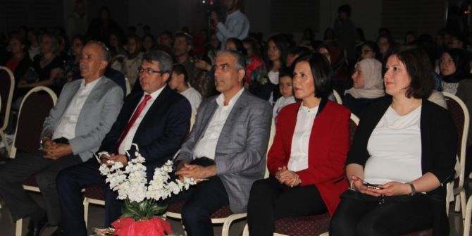 Çan Fen Lisesi Öğrencilerinden Şiir Dinletisi