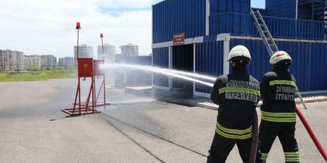Belediye Personellerine İtfaiye Eğitimi