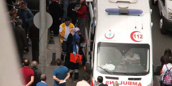 Boşandığı Eşini Ve Kocasını Bıçakladı