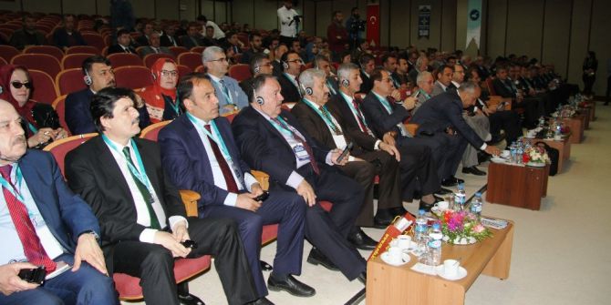 Yyü’de “Üniversitelerin Üniversite-işbirliğinden Beklentileri” Sempozyumu