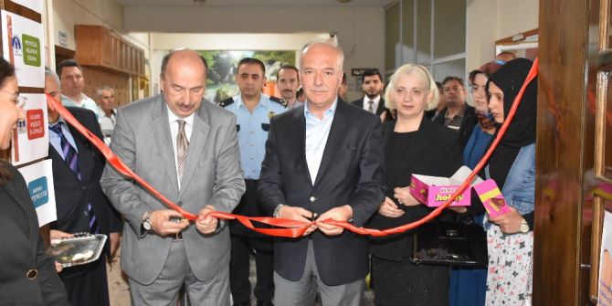 Dursunbey Hem’de Yıl Sonu Sergisi Açıldı