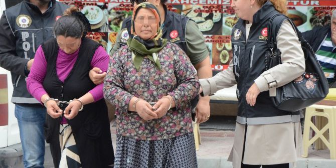 Yakalanmamak İçin Sokağa Gözcü Dikmişler