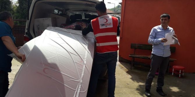 Kızılay’dan Yangında Mağdur Olan Ailelere Yardım