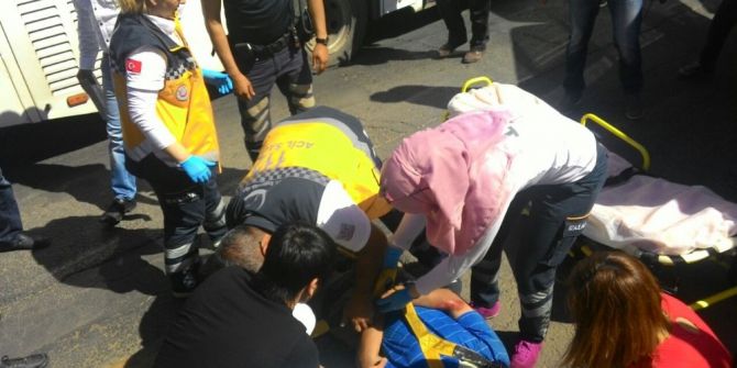 Halk Otobüsünün Çarptığı Yaya Yaralandı