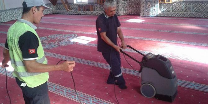 Salihli’de Camiler Ramazan Ayına Hazırlanıyor