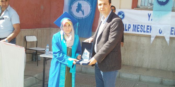 Özalp Myo’da Mezuniyet Töreni