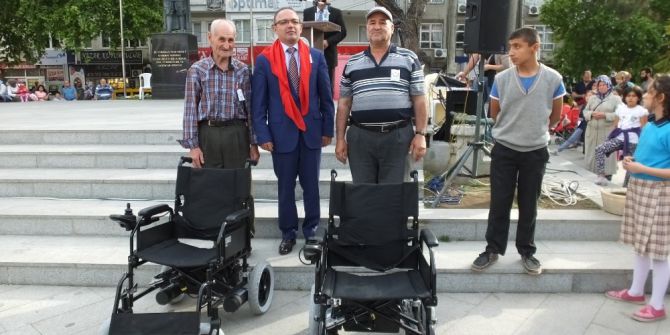 Burhaniye’de Engelliler Şenliği Renkli Görüntülere Sahne Oldu