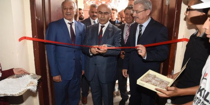 Vali Demirtaş, 4006 Tübitak Bilim Fuarı’nın Açılışını Gerçekleştirdi