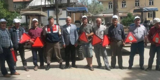 Alaşehirli Çiftçilere Reflektör Dağıtıldı