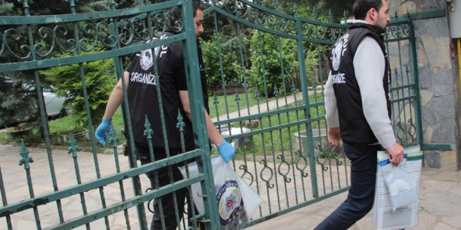 Suç Örgütü Lideri Sedat Şahin’in Evinden Cephanelik Çıktı