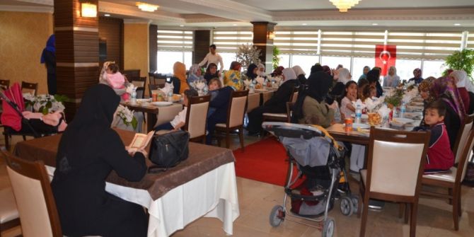 Tatvan’da “Anneler Günü” Etkinliği