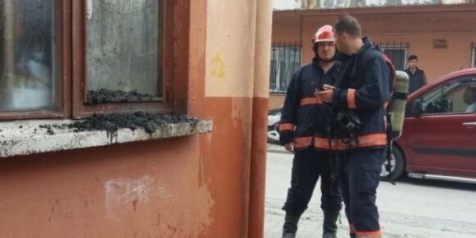 Havalandırma Borusunda Çıkan Yangın İtfaiye Ekiplerince Söndürüldü