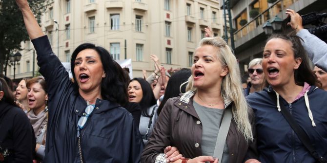 Yunanistan’da Kemer Sıkma Reformları Halkı Sokağa Döktü