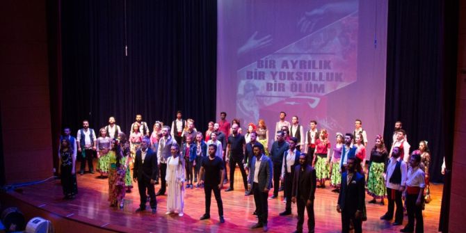 Tiyatro Ve Dans Gösterisinde Sakaryadaki Roman Kültürü Konu Alındı